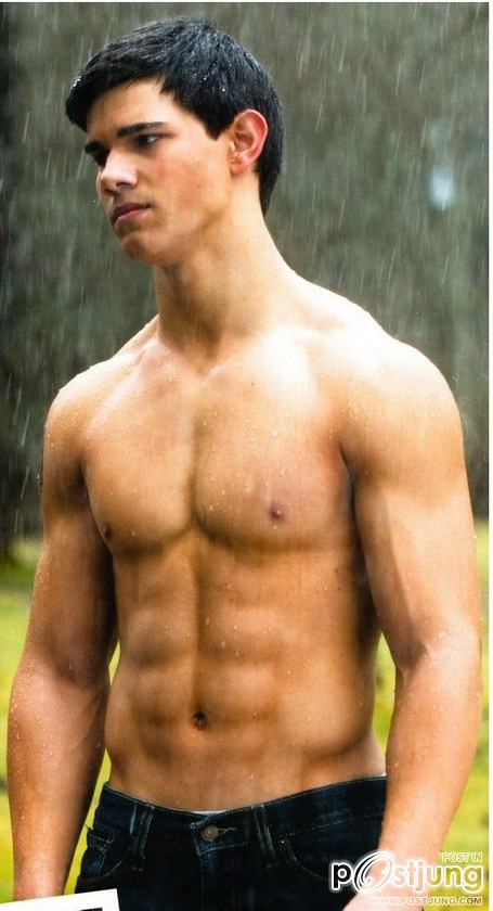 Taylor  Lautner หมาป่าหล่อมาก