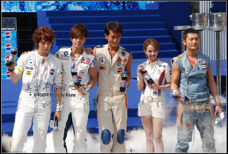 JOLIN TSAI  ''BRITNEY OF TAIWAN''