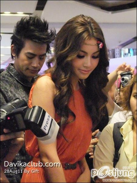 ใหม่-ดาวิก้า & ใบเฟิร์น-พิมพ์ชนก งานเปิดร้าน Krispy Kreme สาขา2 @เซ็นทรัลลาดพร้าว