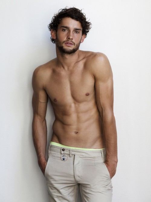 โพสที่ 1000 ของ Aluna