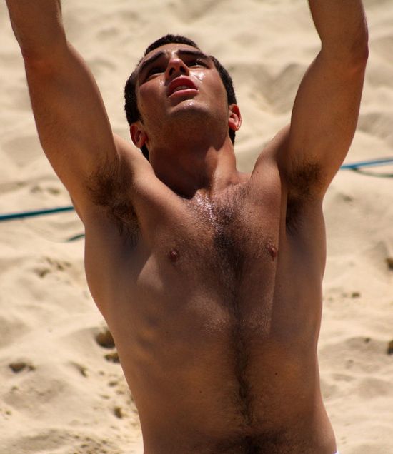 วงแขนชายหนุ่ม