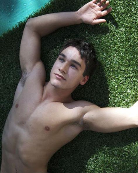 วงแขนชายหนุ่ม