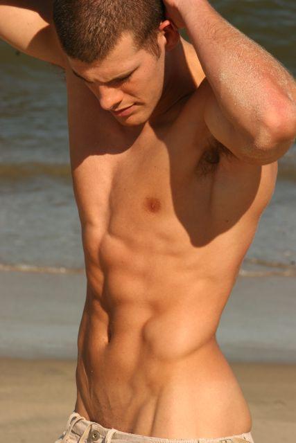 ท่าโพสเซ็กซี่ของหนุ่มเซ็กซี่