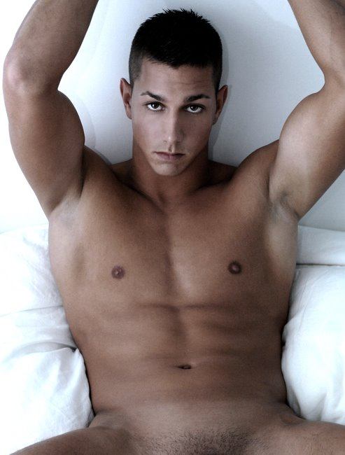 ท่าโพสเซ็กซี่ของหนุ่มเซ็กซี่