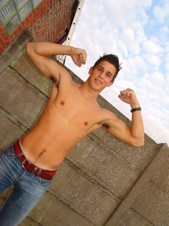 ท่าโพสเซ็กซี่ของหนุ่มเซ็กซี่