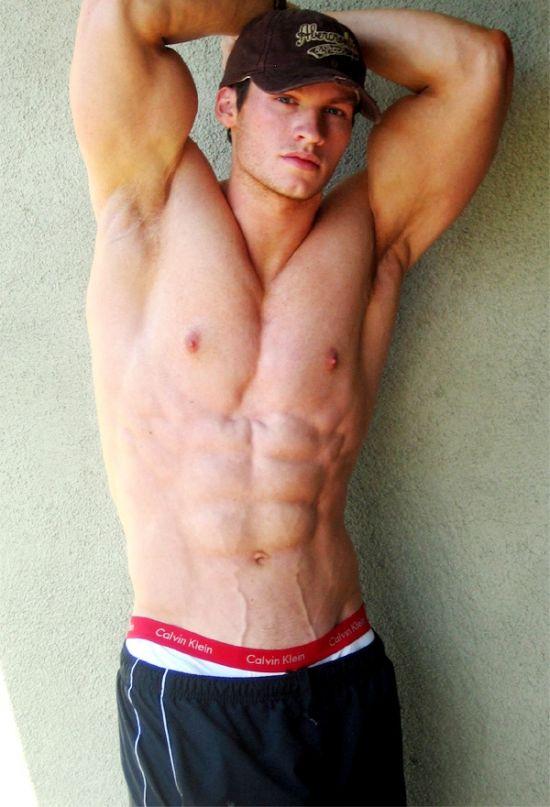 ท่าโพสเซ็กซี่ของหนุ่มเซ็กซี่