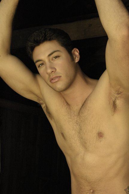 ท่าโพสเซ็กซี่ของหนุ่มเซ็กซี่