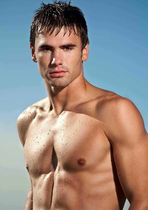 หน้าอกหนุ่มล่ำ