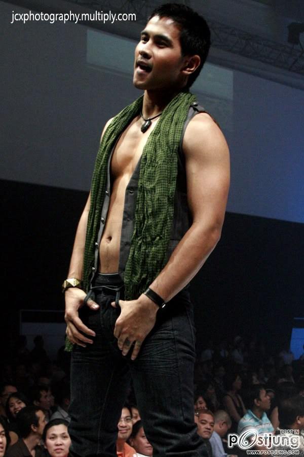 หนุ่มเข้มสุดซี๊ดดดดด