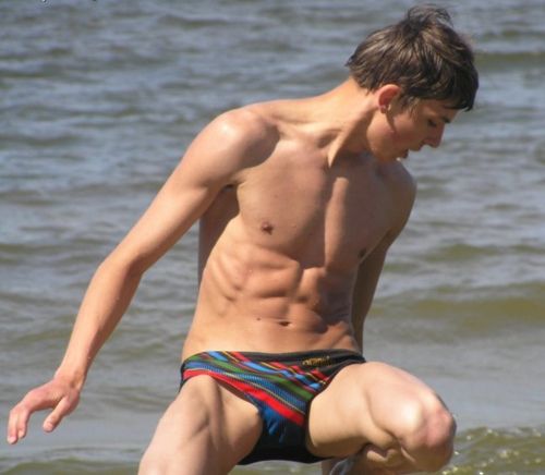 หุ่นแบบเนี้ยยั่วน้ำลาย