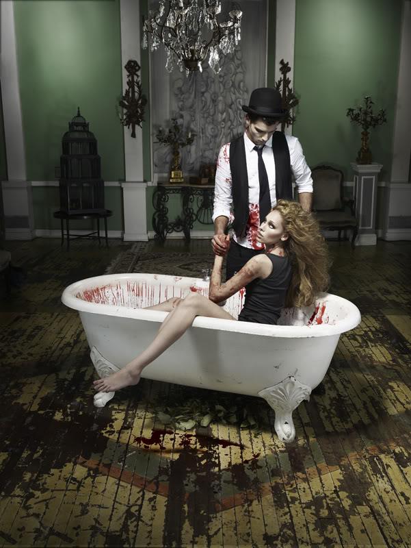 ไฮแฟชั่น แวมไพร์สาว ในอ่างที่เต็มไปด้วยเลือด