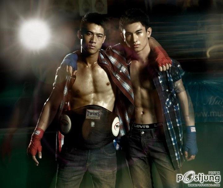 ศรีริต้า & สี่หนุ่มลีวายส์ @ VOLUME vol. 7 no. 151 August 2011