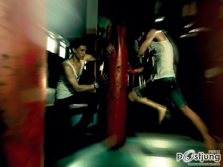 ศรีริต้า & สี่หนุ่มลีวายส์ @ VOLUME vol. 7 no. 151 August 2011