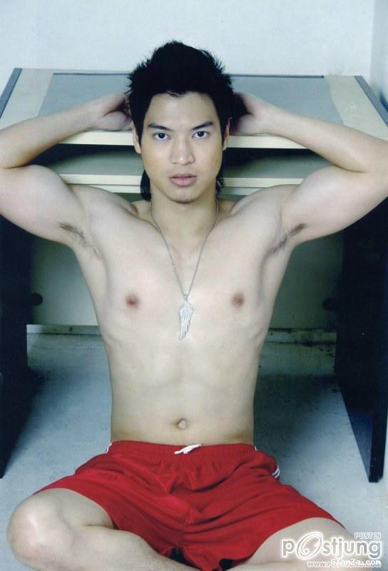 หนุ่มหล่อ หุ่นดี