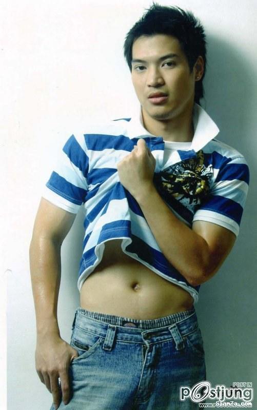 หนุ่มหล่อ หุ่นดี