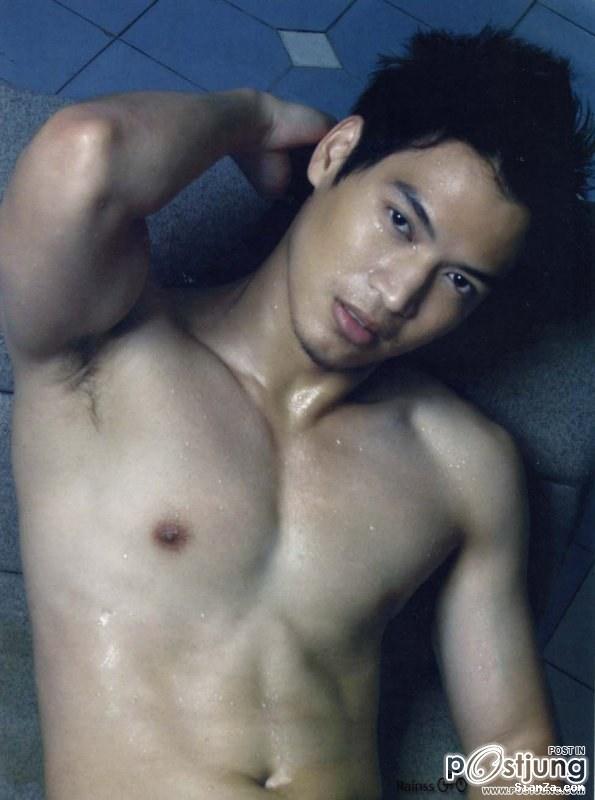 หนุ่มหล่อ หุ่นดี