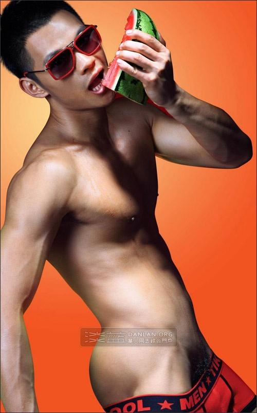 ตี๋๋๋๋เท่หุ่นเซ็กซี่