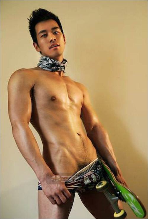 ตี๋๋๋๋เท่หุ่นเซ็กซี่