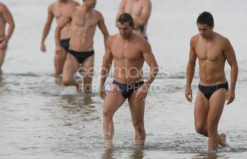 หลับกันยังครับ