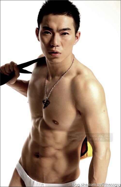 เสนอตี๋หล่อเข้ม