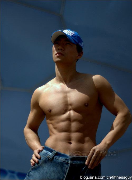 เสนอตี๋หล่อเข้ม