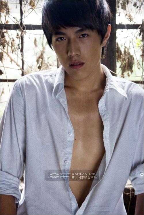 เสนอตี๋หล่อเข้ม