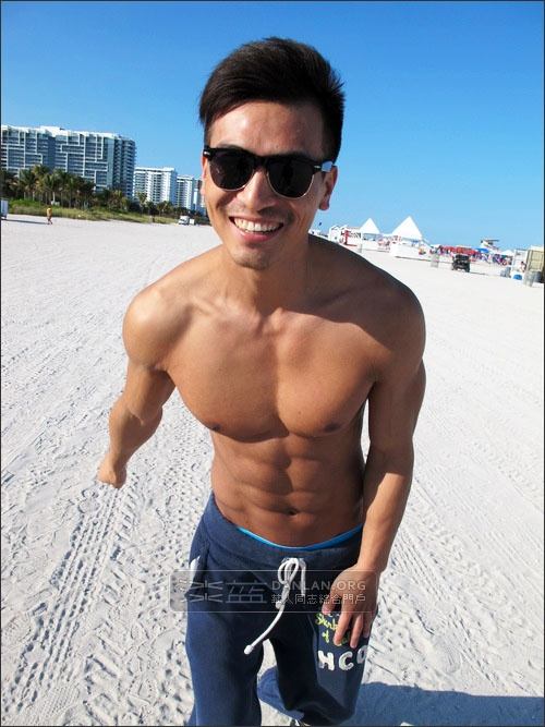 เสนอตี๋หล่อเข้ม