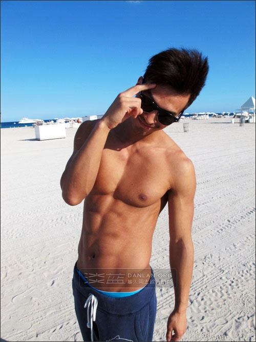 เสนอตี๋หล่อเข้ม