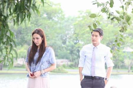 อั้ม-พัชราภา เลิศเลอเฉิดฉาย ในละคร ในรอยรัก