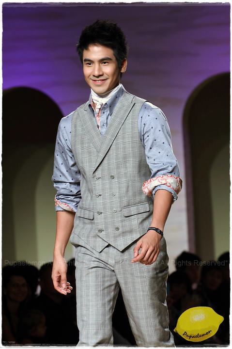 โป๊ป-ธนวรรธน์  เดินแบบงาน F&F Fashion Show Autumn-Winter 2011