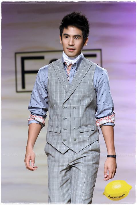 โป๊ป-ธนวรรธน์  เดินแบบงาน F&F Fashion Show Autumn-Winter 2011