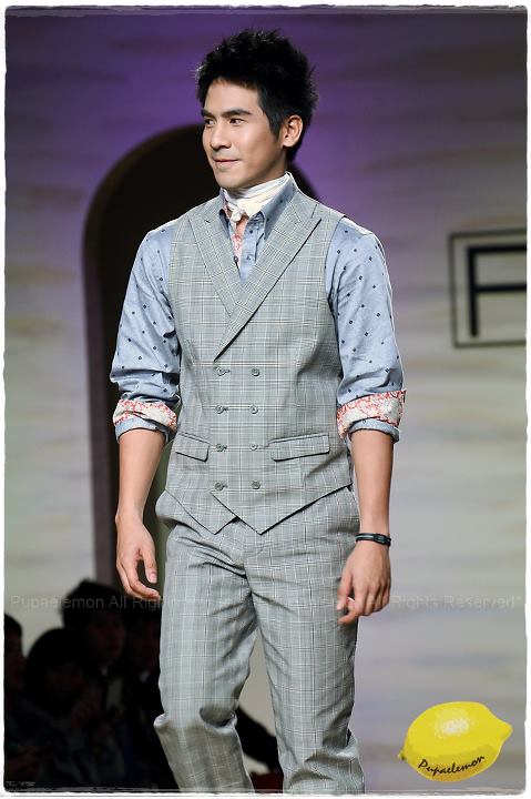 โป๊ป-ธนวรรธน์  เดินแบบงาน F&F Fashion Show Autumn-Winter 2011