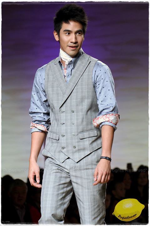 โป๊ป-ธนวรรธน์  เดินแบบงาน F&F Fashion Show Autumn-Winter 2011