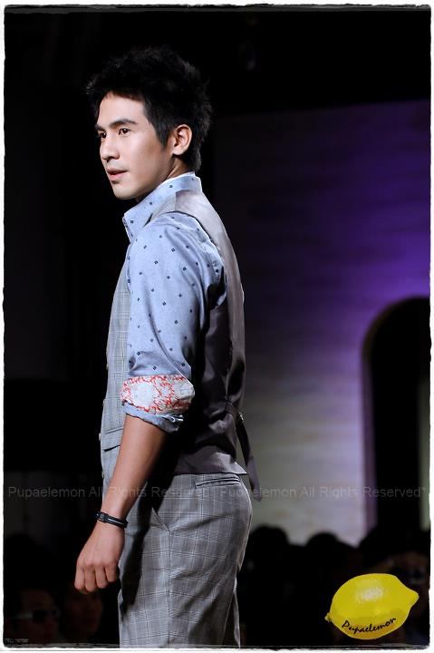 โป๊ป-ธนวรรธน์  เดินแบบงาน F&F Fashion Show Autumn-Winter 2011