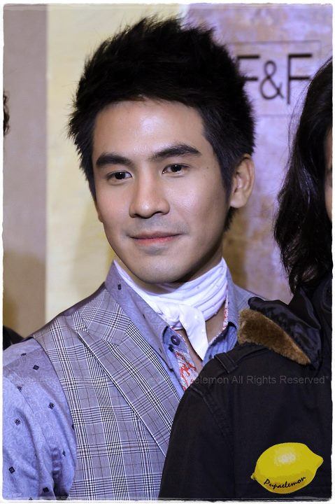 โป๊ป-ธนวรรธน์  เดินแบบงาน F&F Fashion Show Autumn-Winter 2011