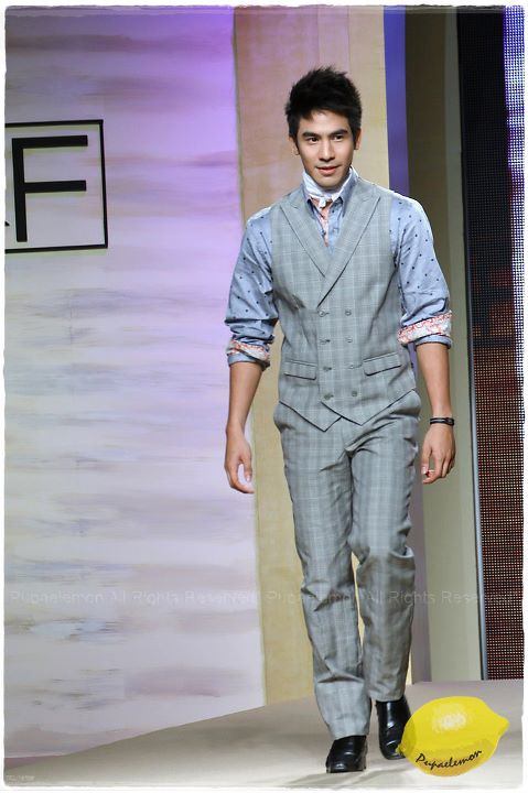 โป๊ป-ธนวรรธน์  เดินแบบงาน F&F Fashion Show Autumn-Winter 2011