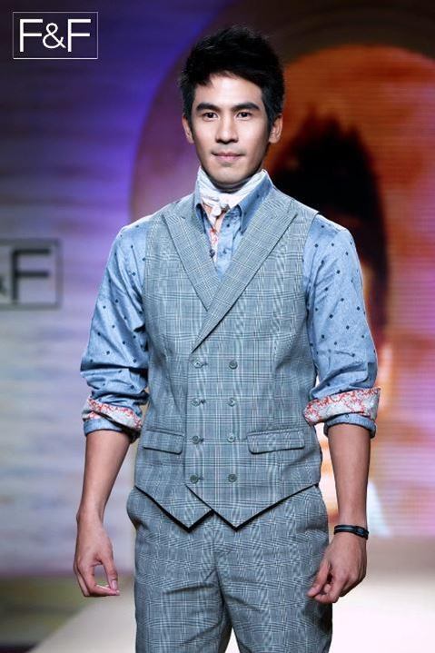 โป๊ป-ธนวรรธน์  เดินแบบงาน F&F Fashion Show Autumn-Winter 2011