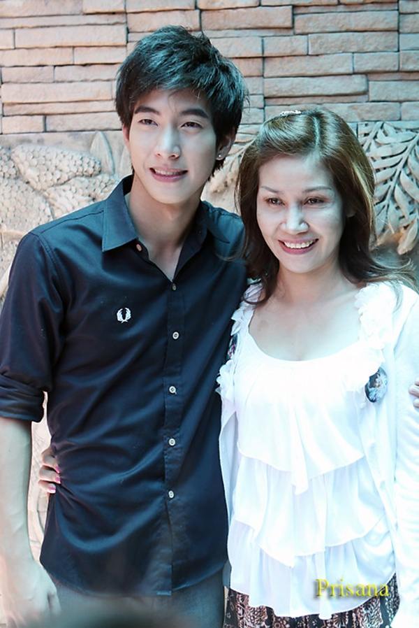 โตโน่ & แฟนคลับ ทำบุญวันเกิด ณ. บ้านราชาวดี