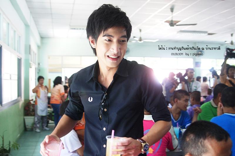 โตโน่ & แฟนคลับ ทำบุญวันเกิด ณ. บ้านราชาวดี