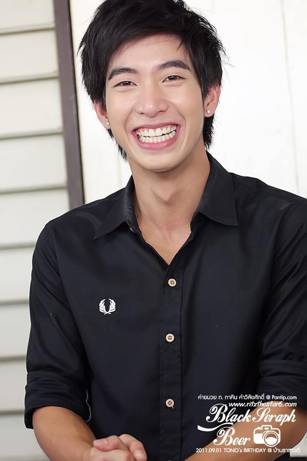 โตโน่ & แฟนคลับ ทำบุญวันเกิด ณ. บ้านราชาวดี