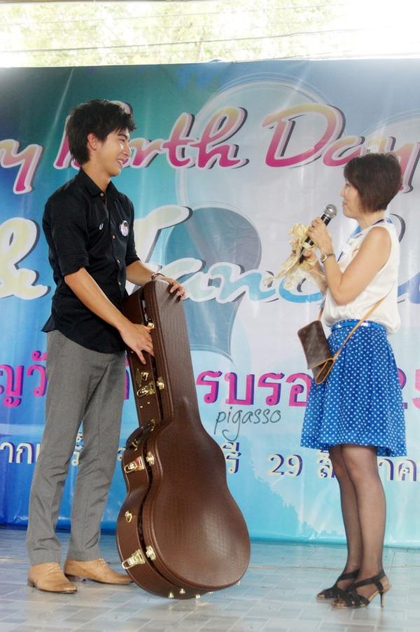 โตโน่ & แฟนคลับ ทำบุญวันเกิด ณ. บ้านราชาวดี