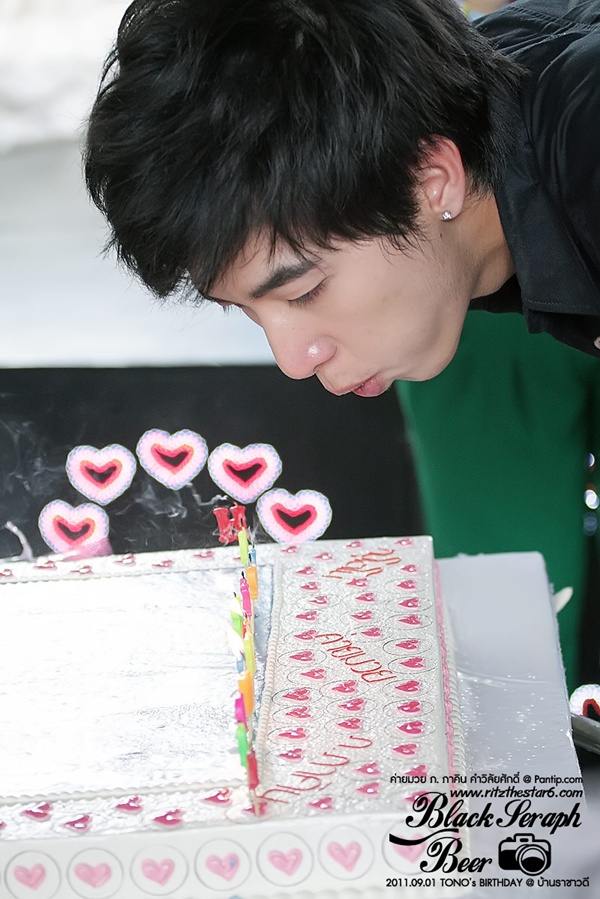 โตโน่ & แฟนคลับ ทำบุญวันเกิด ณ. บ้านราชาวดี