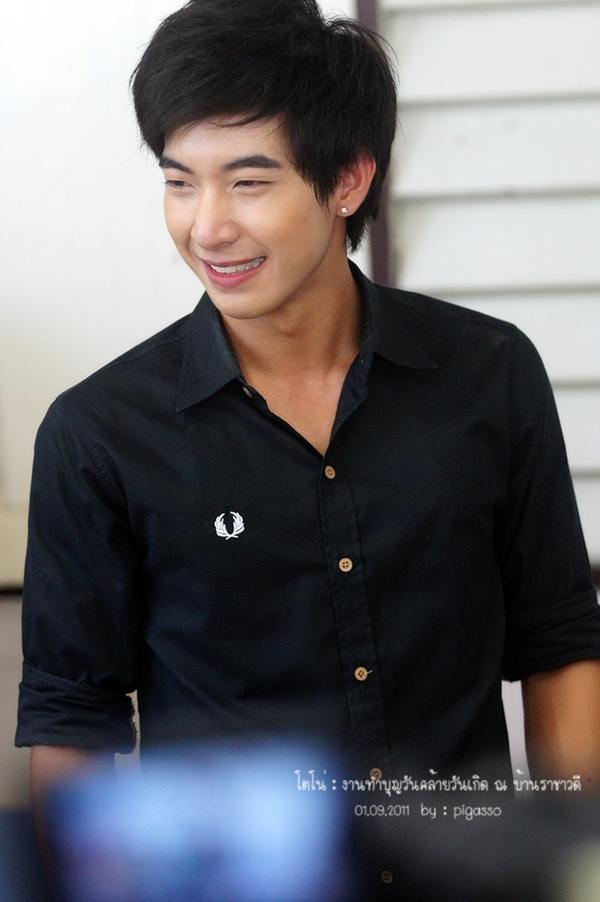 โตโน่ & แฟนคลับ ทำบุญวันเกิด ณ. บ้านราชาวดี