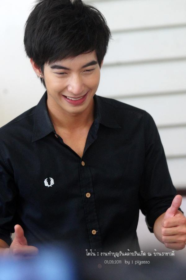 โตโน่ & แฟนคลับ ทำบุญวันเกิด ณ. บ้านราชาวดี
