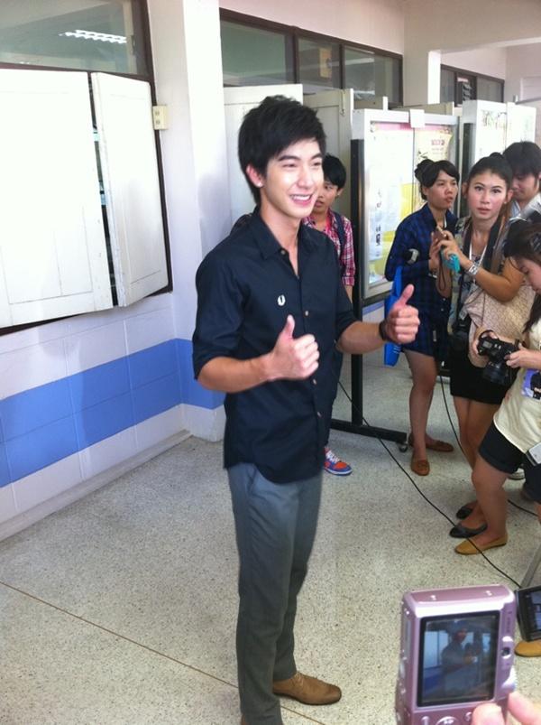 โตโน่ & แฟนคลับ ทำบุญวันเกิด ณ. บ้านราชาวดี