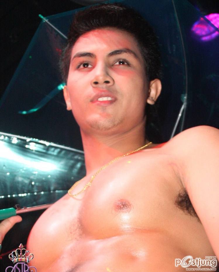 เดินแบบโอ้วววอีสสส