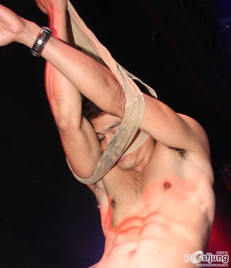 เดินแบบโอ้วววอีสสส