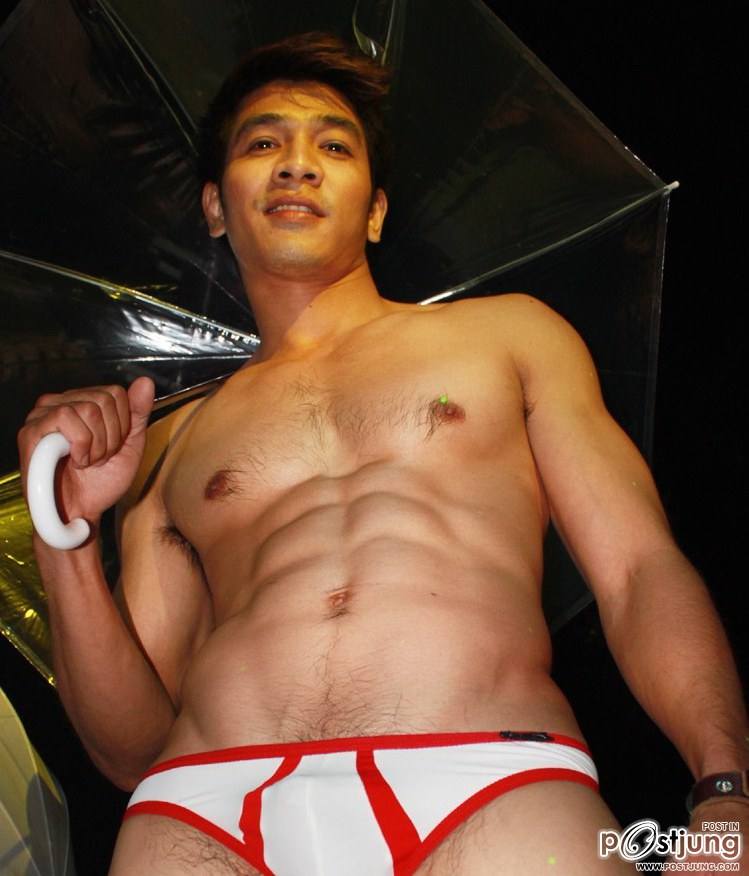 เดินแบบโอ้วววอีสสส2