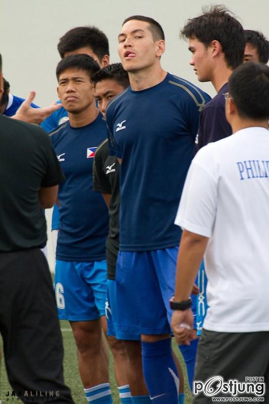 ทีมฟุตบอล ฟิลิบปิน และหนุ่ม Azkals หล่อคมเข้ม