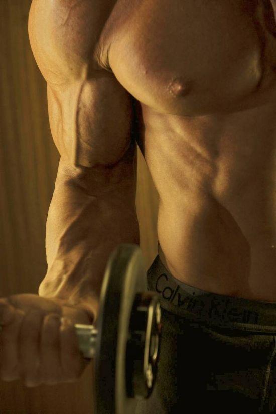 ออกกำลังกายกับหนุ่มเซ็กซี่